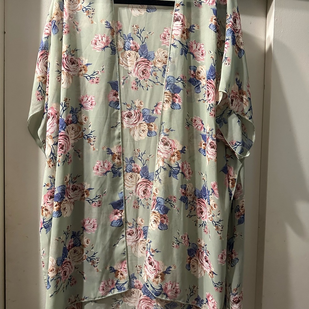 HoneyMe Curvy Women’s Kimono - Size XXXL - Like New